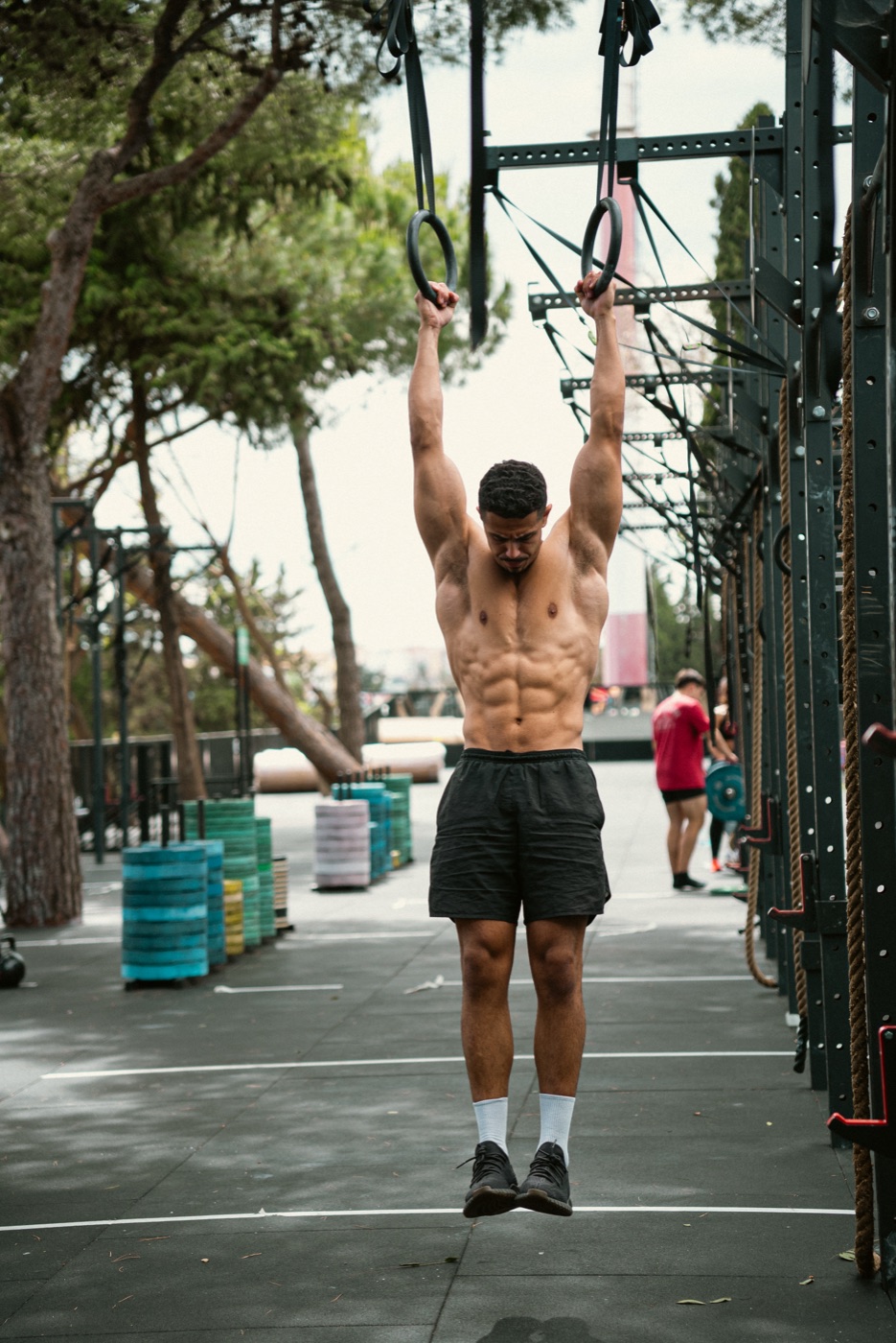 Ismael Rachidi entrenando en anillas